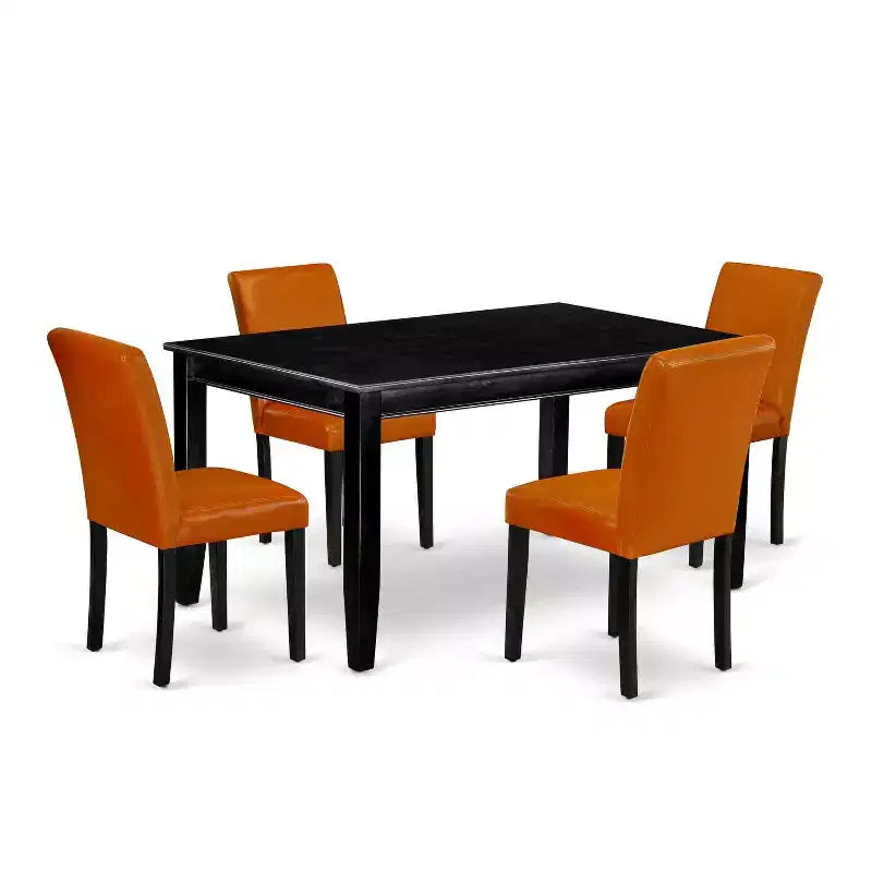 Table de salle à manger HomeStock rectangulaire 5 pièces à plateau en bois massif finition noire avec 4 chaises Parson