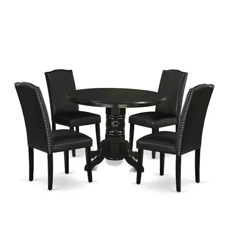 Ensemble de salle à manger HomeStock 5 pièces avec table ronde noire en bois massif et 4 chaises de salle à manger Parsons en similicuir noir, 4 places