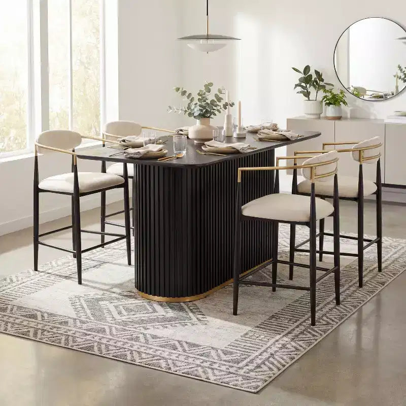 Ensemble de salle à manger moderne Christopher Knight Home Iwinie 5 pièces avec table piédestal en bois et tabourets de comptoir rembourrés en métal